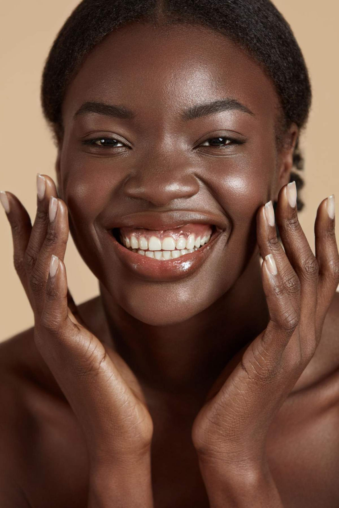 Routine anti-boutons efficace pour peau noire : visage et corps